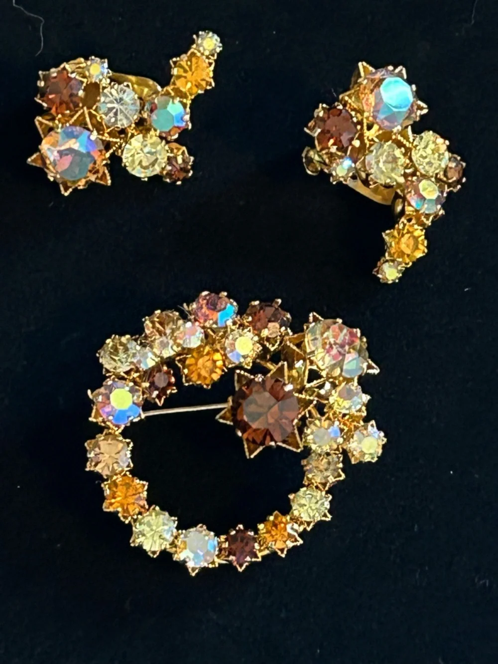 Karu Arke Aurora Crystal Brooch and Clip-On Earrings Set - Brown and Iridescent